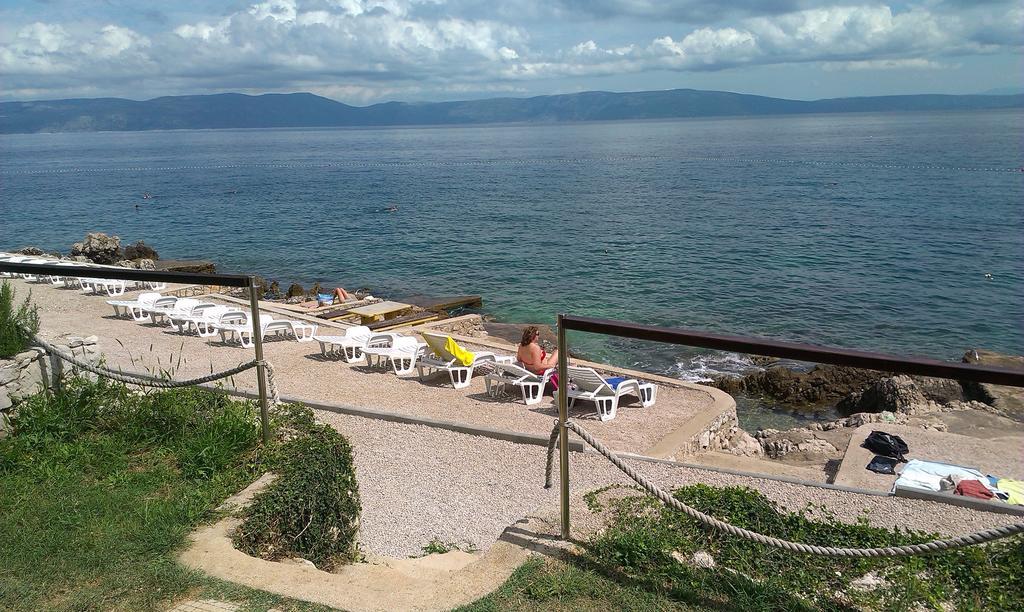 4 Roses Apartment Ravni Oda fotoğraf